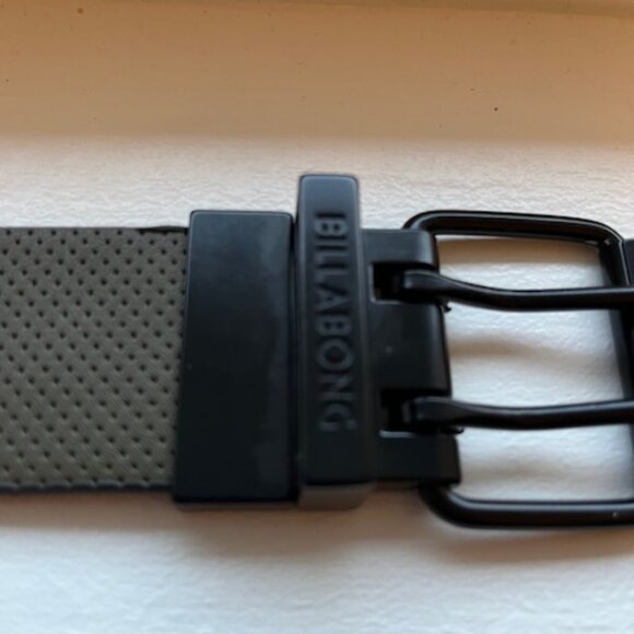 Billabong reversible belt. - Picture 2 of 3